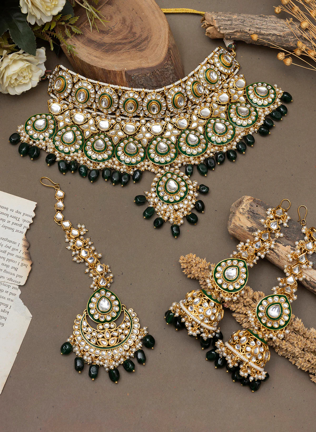 MELANI BORSA KUNDAN BRIDAL JEWELLERY SET WITH MAANGTIKKA