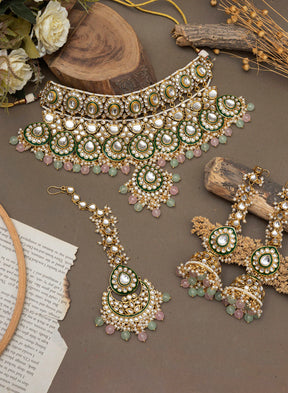 MELANI BORSA KUNDAN BRIDAL JEWELLERY SET WITH MAANGTIKKA