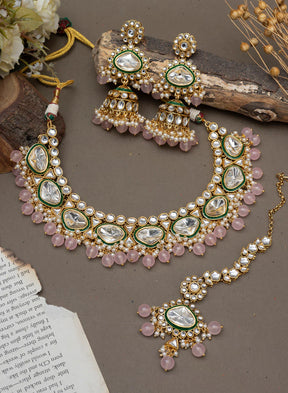 Kundan Silk Jewellery Set With Mangtikka