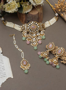 Designer Kundan Choker set With Mangtikka