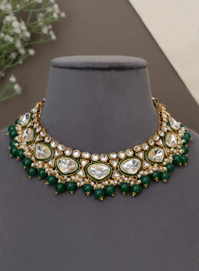 Kundan Silk Jewellery Set With Mangtikka