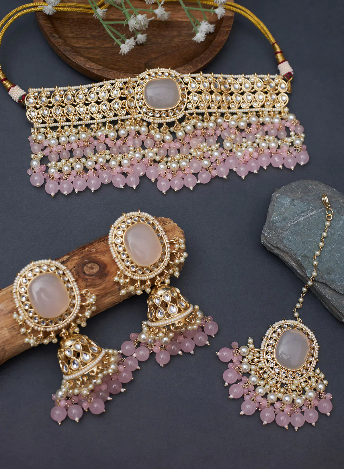 Melaniborsa Kundan Jewellery set With Mangtikka