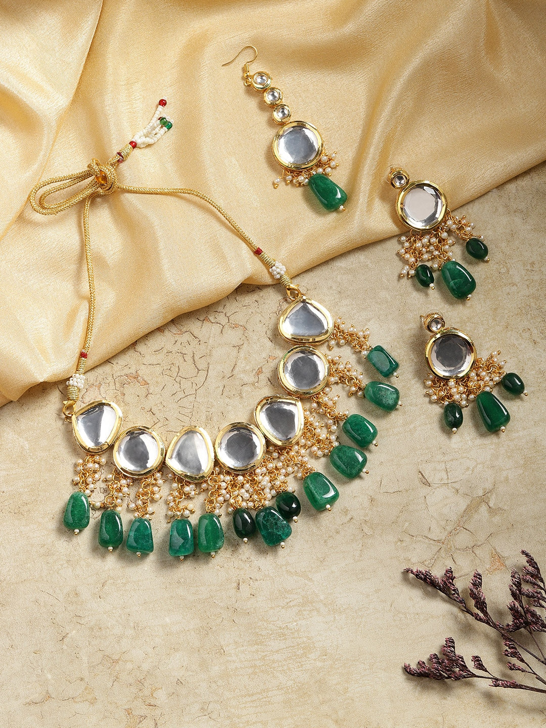 Green & White Kundan Choker Necklace Set