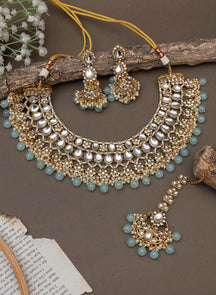 Melaniborsa Kundan Jewellery Set With Mangtikka