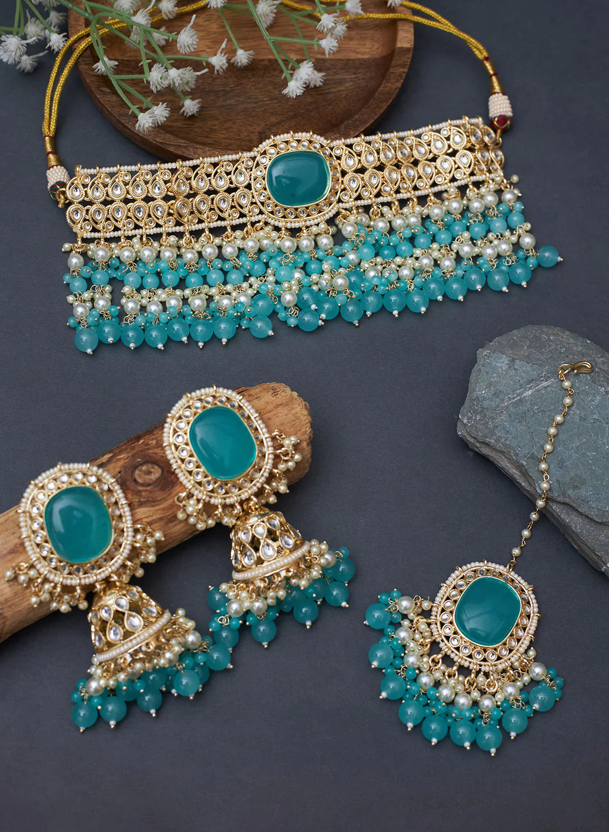 Melaniborsa Kundan Jewellery set With Mangtikka