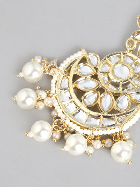 White Kundan Crescent Shaped Chandbalis