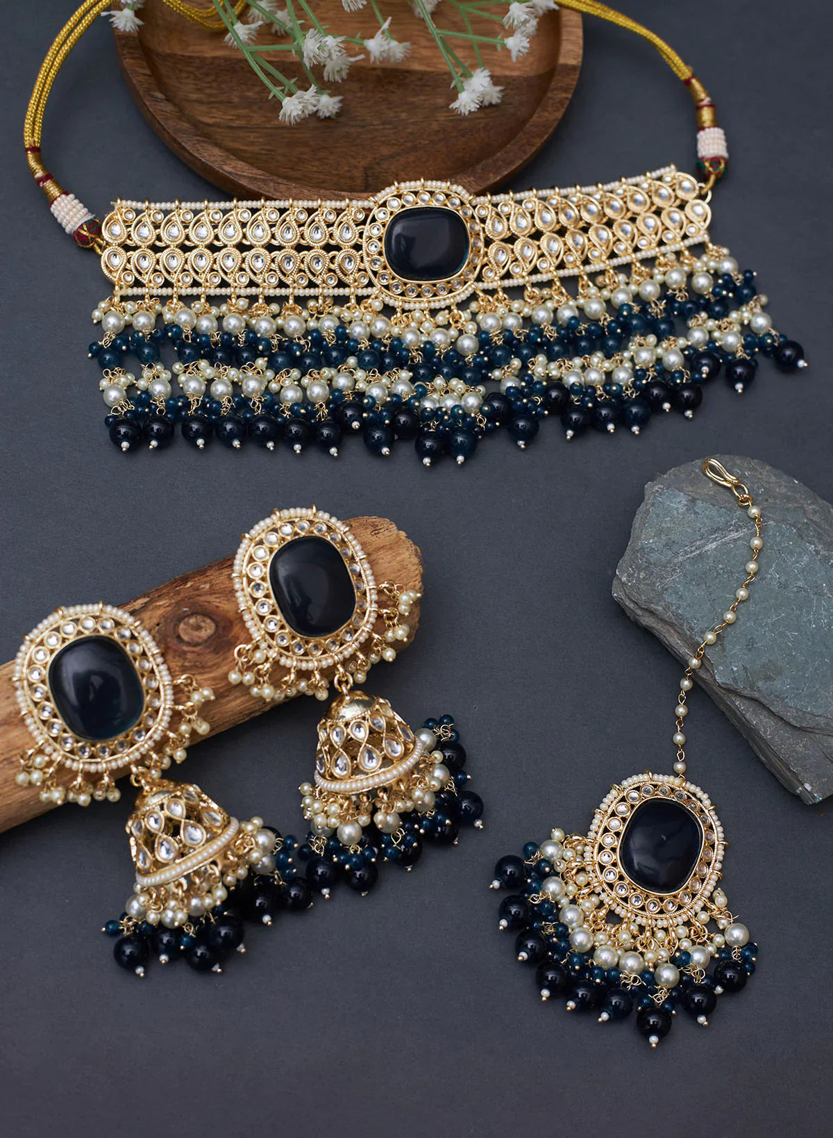 Melaniborsa Kundan Jewellery set With Mangtikka