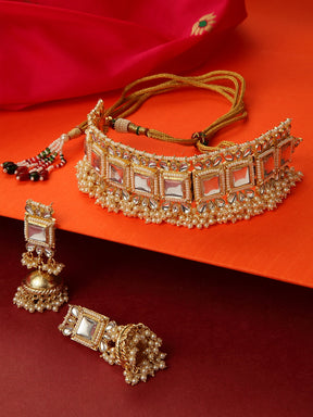 Beige Kundan-Studded Handcrafted Jewellery Set