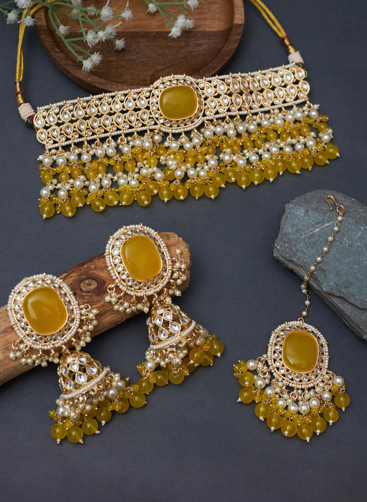 Melaniborsa Kundan Jewellery set With Mangtikka