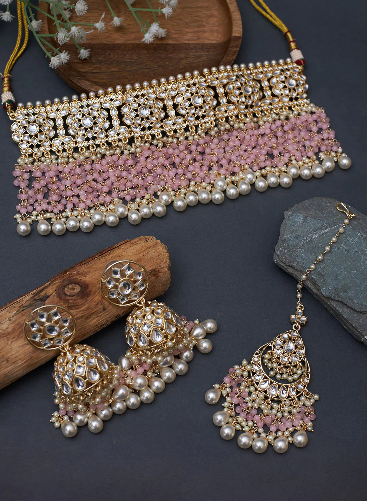 Melaniborsa Kundan jewellery Set With Mangtikka