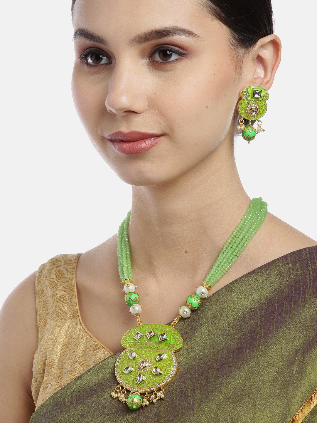 Fluorescent Green & White Gold-Plated Kundan-Studded & Beaded Jewellery Set