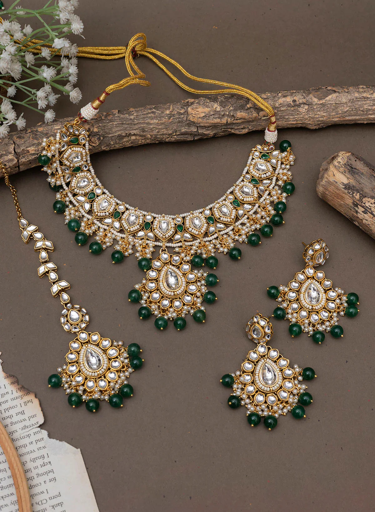 Melaniborsa Kundan Jewellery Set With Mangtikka