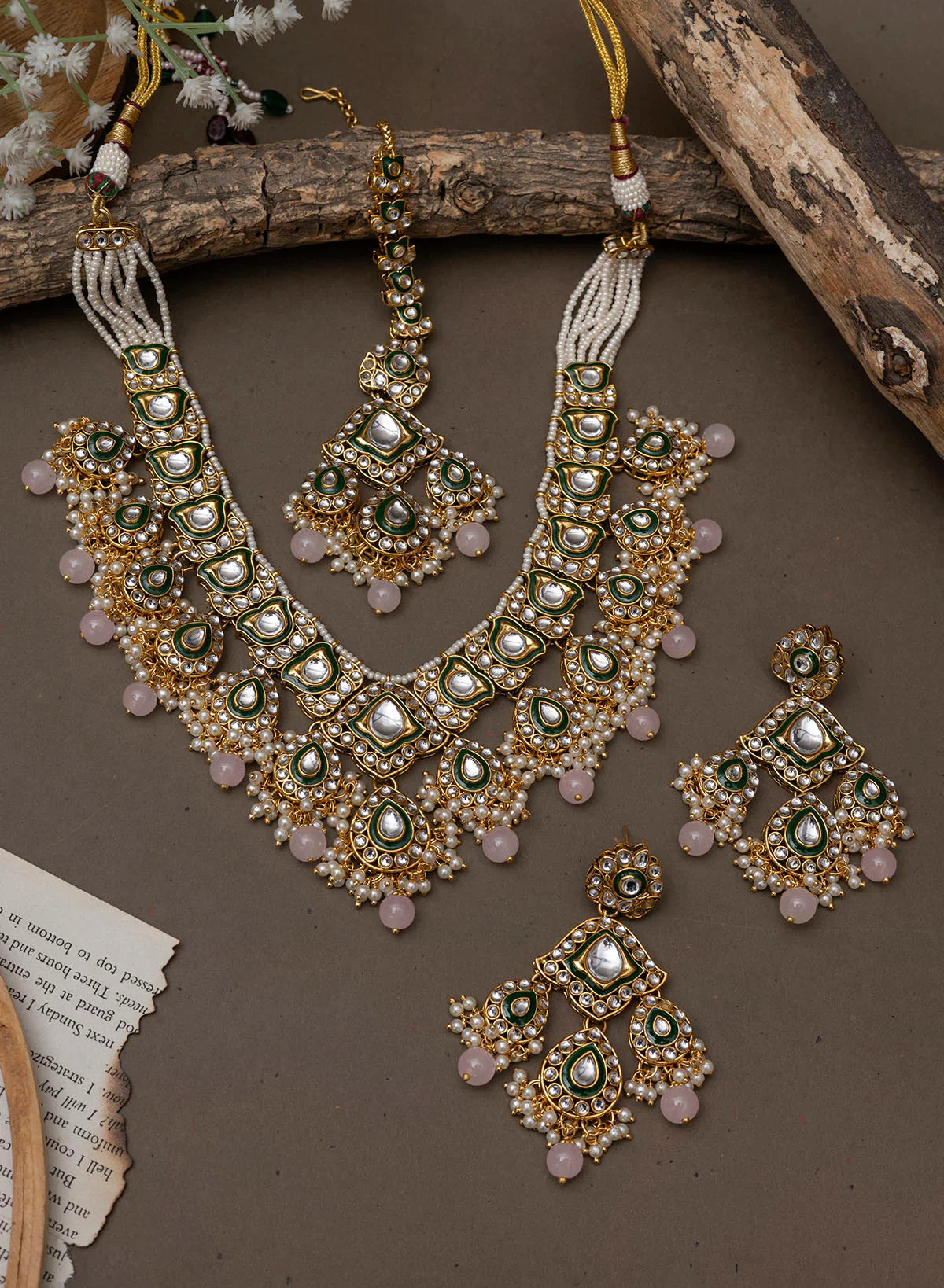 Tripurasundari Kundan Jewellery Set With Mangtikka