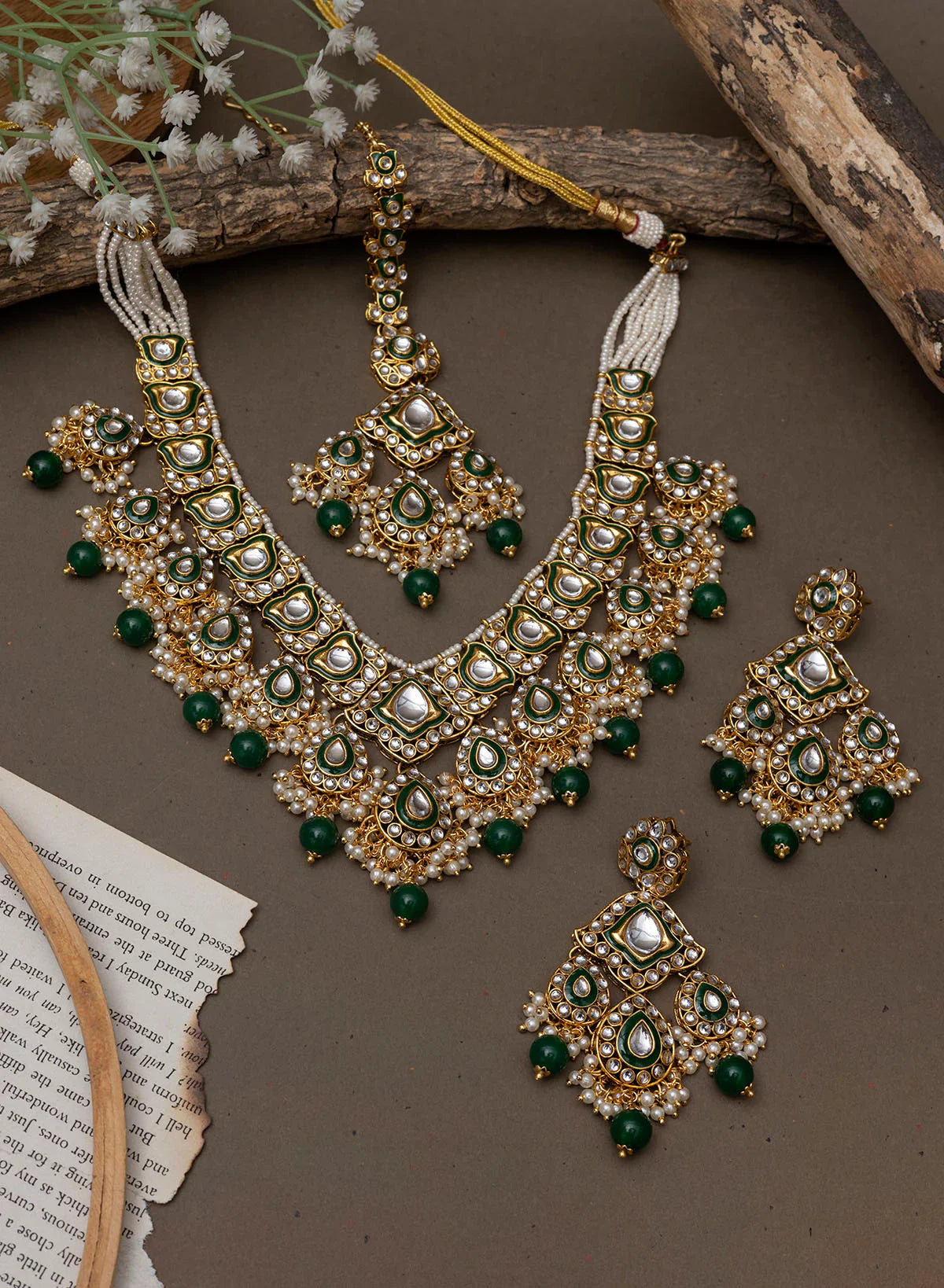 Tripurasundari Kundan Jewellery Set With Mangtikka