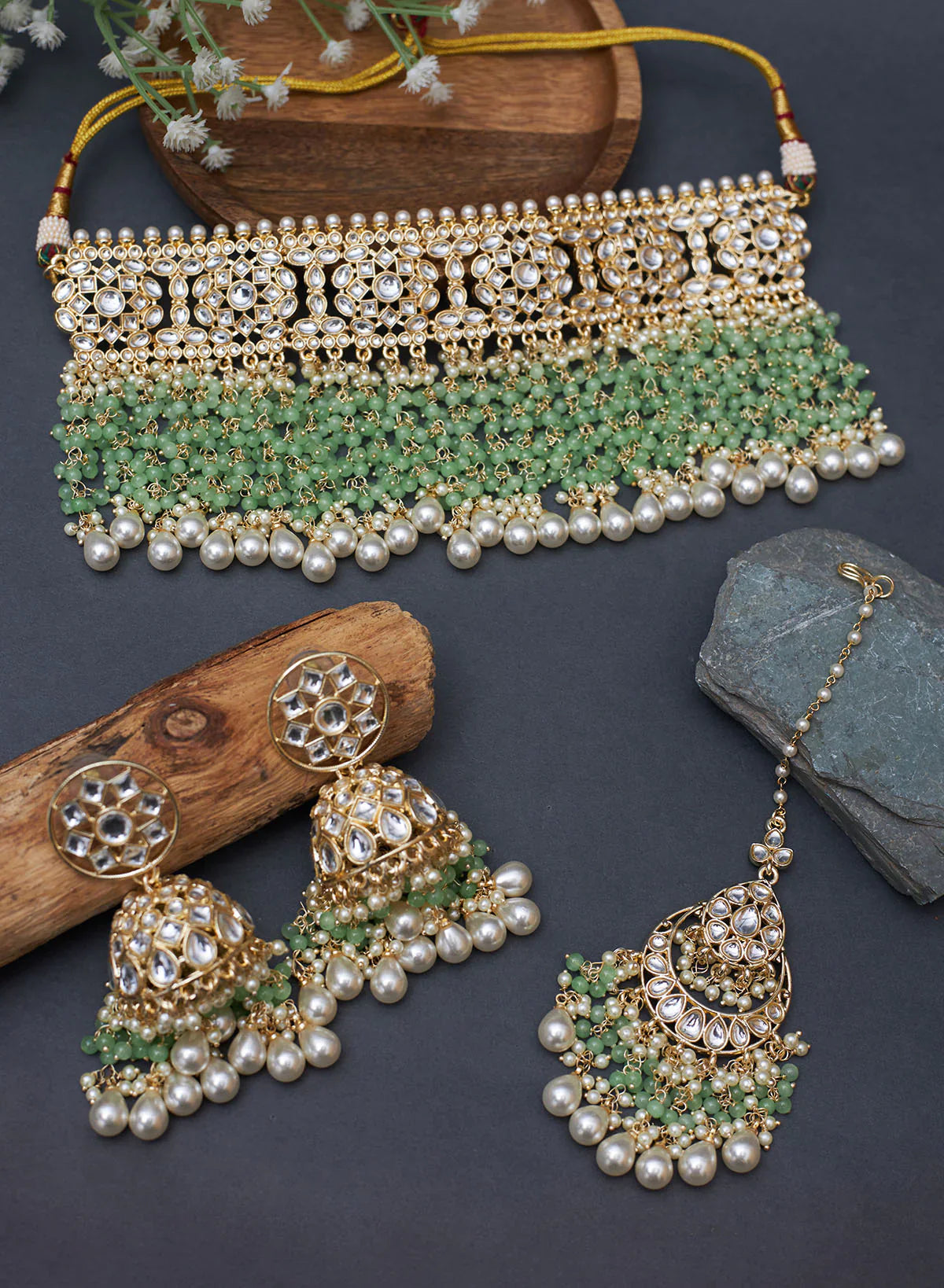 Melaniborsa Kundan jewellery Set With Mangtikka