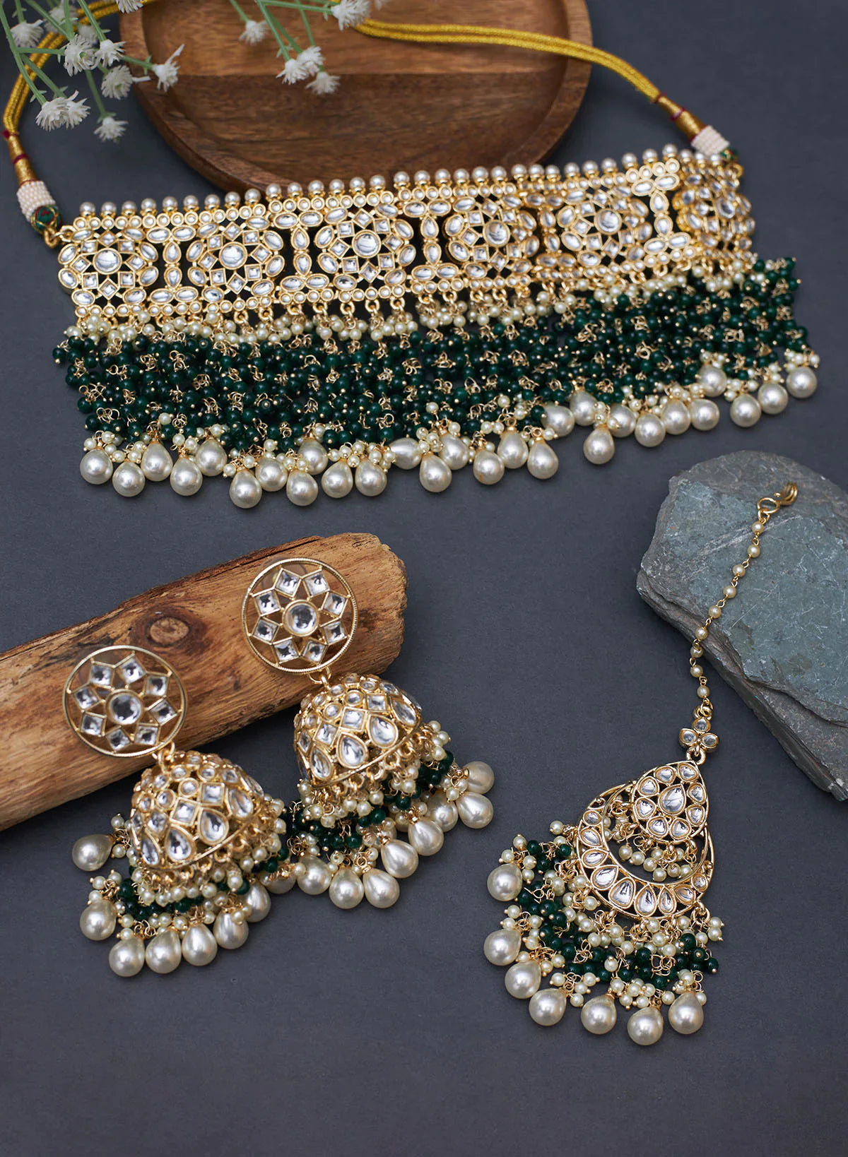 Melaniborsa Kundan jewellery Set With Mangtikka