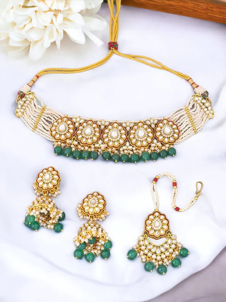 Melaniborsa KUNDAN PRANAMI JEWELLERY SET WITH MANGTIKKA