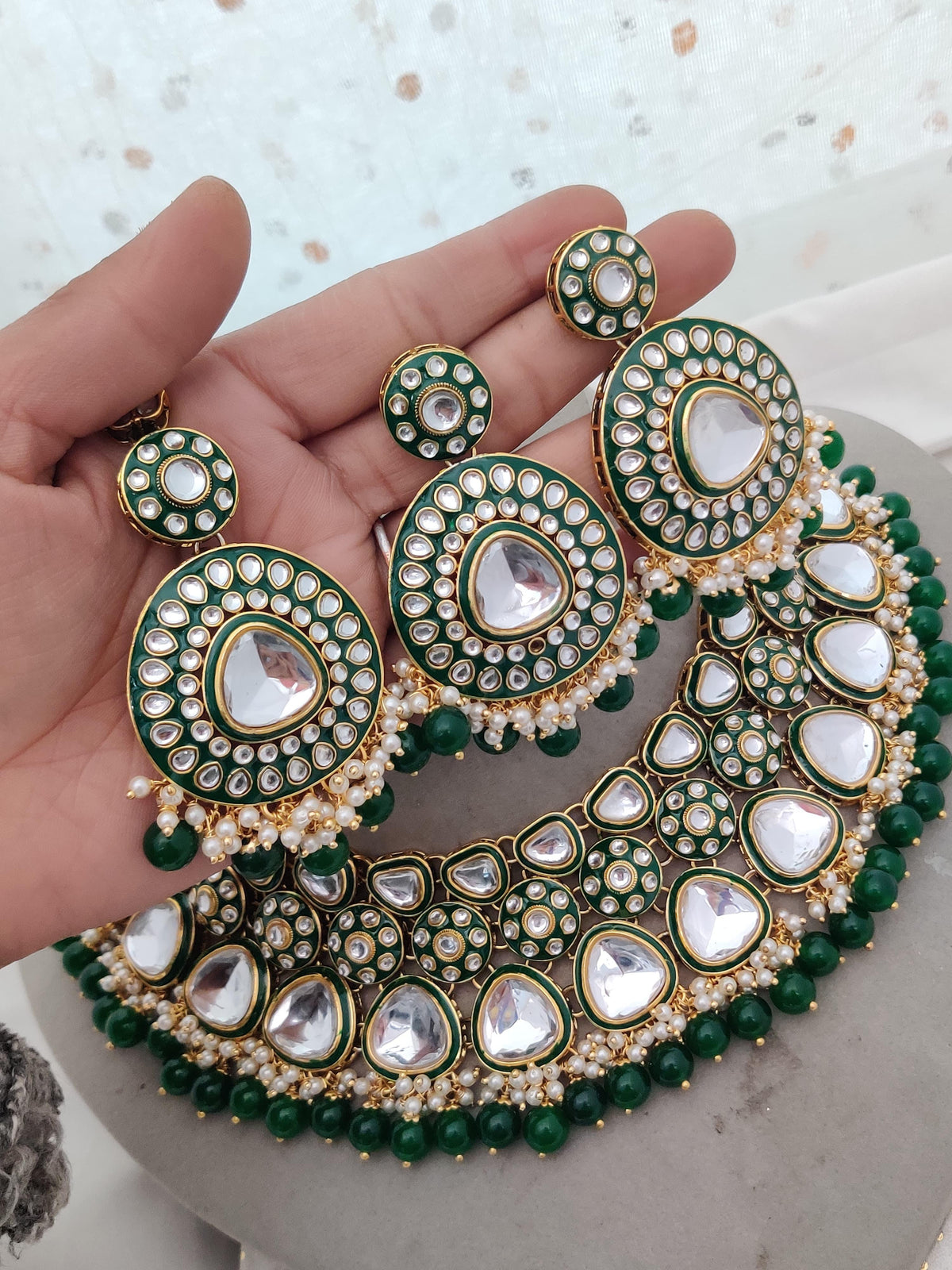 MELANI BORSA KUNDAN POLKI JEWELLERY SET WITH MAANGTIKKA