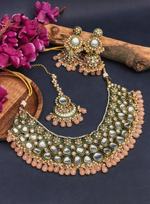 Melaniborsa Kundan jewelry Set With Mangtikka