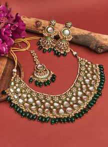 Melaniborsa Kundan jewelry Set With Mangtikka