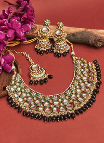 Melaniborsa Kundan jewelry Set With Mangtikka