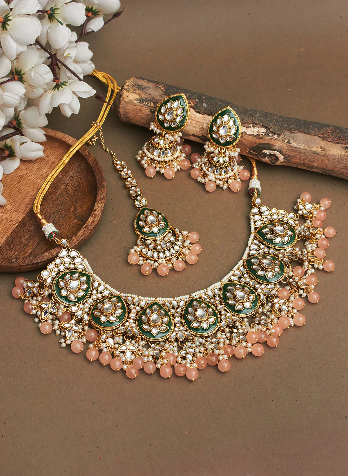 Melaniborsa Kundan Jewellery Set With Mangtikka