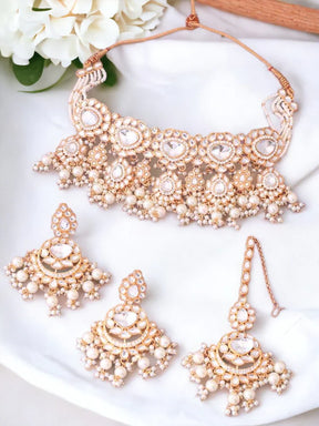 Melaniborsa Kundan Jewellery Set With Mangtikka