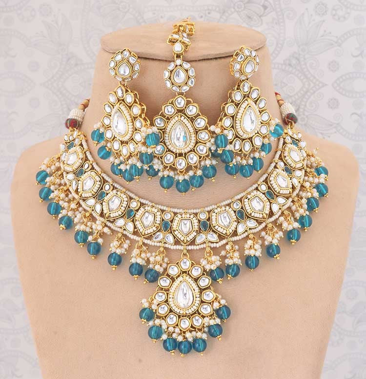 Melaniborsa Kundan Jewellery Set With Mangtikka