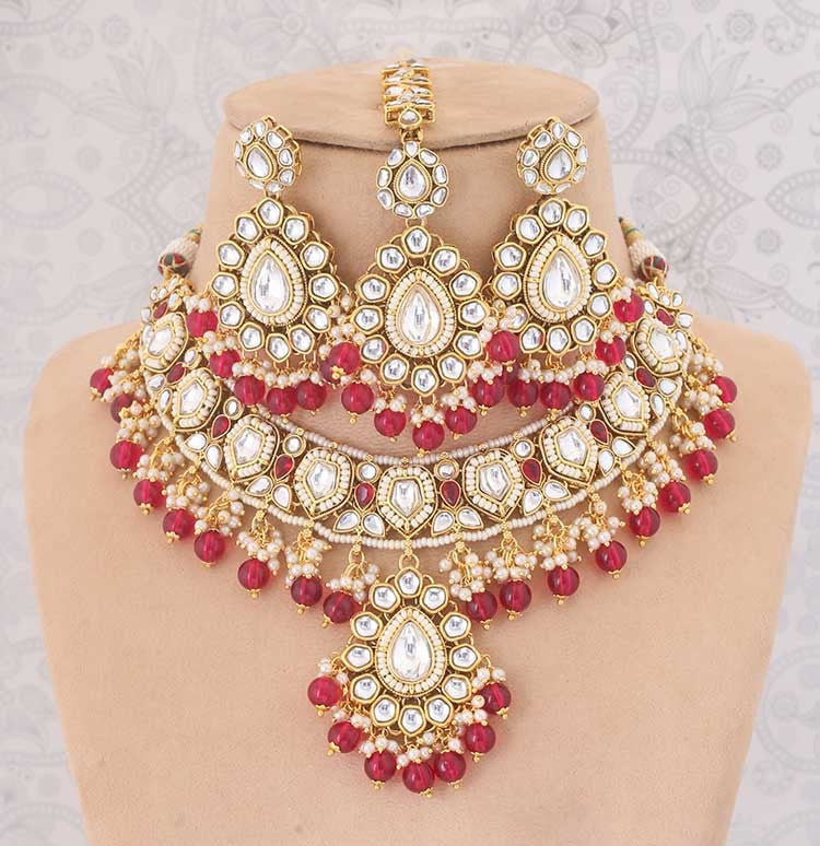 Melaniborsa Kundan Jewellery Set With Mangtikka