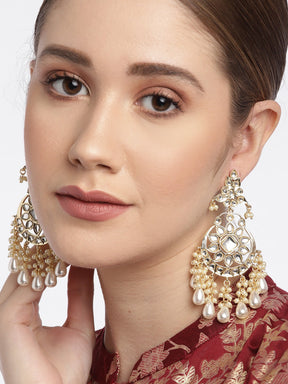 White Kundan Crescent Shaped Chandbalis